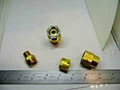 33806B-Y84 Truck Air Brake Hose Fitting 3/8″ Hose 1/4″ MNPT; 3/8″ 927864