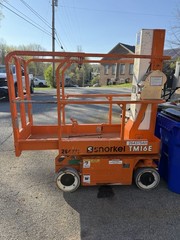 2021 SNORKEL TM16E 16’ ELECTRIC VERTICAL MAST DRIVABLE MAN PLATFORM LIFT
