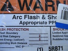 1 NEW BRADY 5X7 ARC FLASH WARNING LABELS LEVEL 2 B7569 Y1894702 PACK OF 5 LABELS