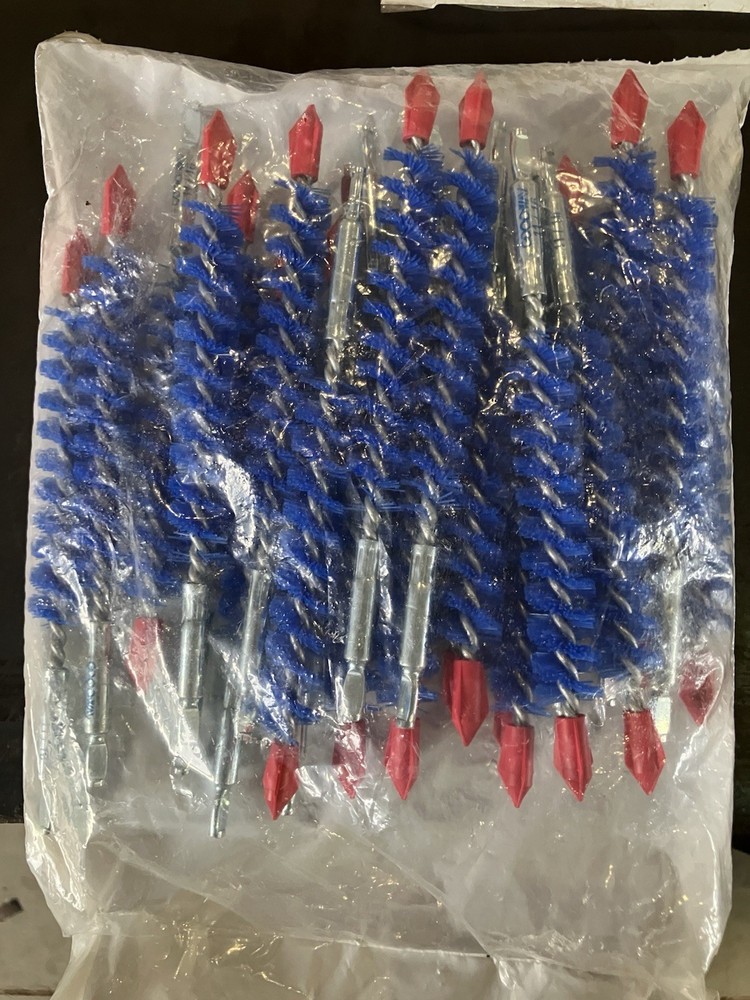 Bag Of Goodway GTC211Q-11/16 ,211Q-1116 25/24 Nylon Tube Brushes New Old Stock