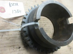 John Deere R crankshaft gear R352R.