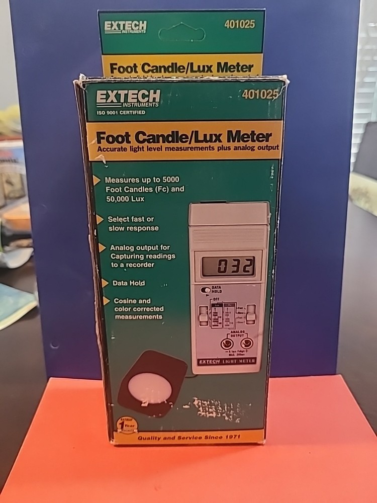 Extech 401025 Digital Light Meter 0-5000 Foot Candles 0-50000 Lux