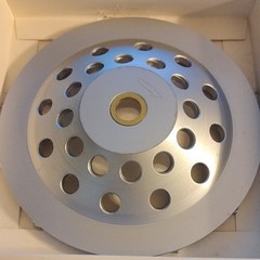 Flaring Cup Metal Grinding Wheel, Segmented Rim, Arbor Hole, Silver