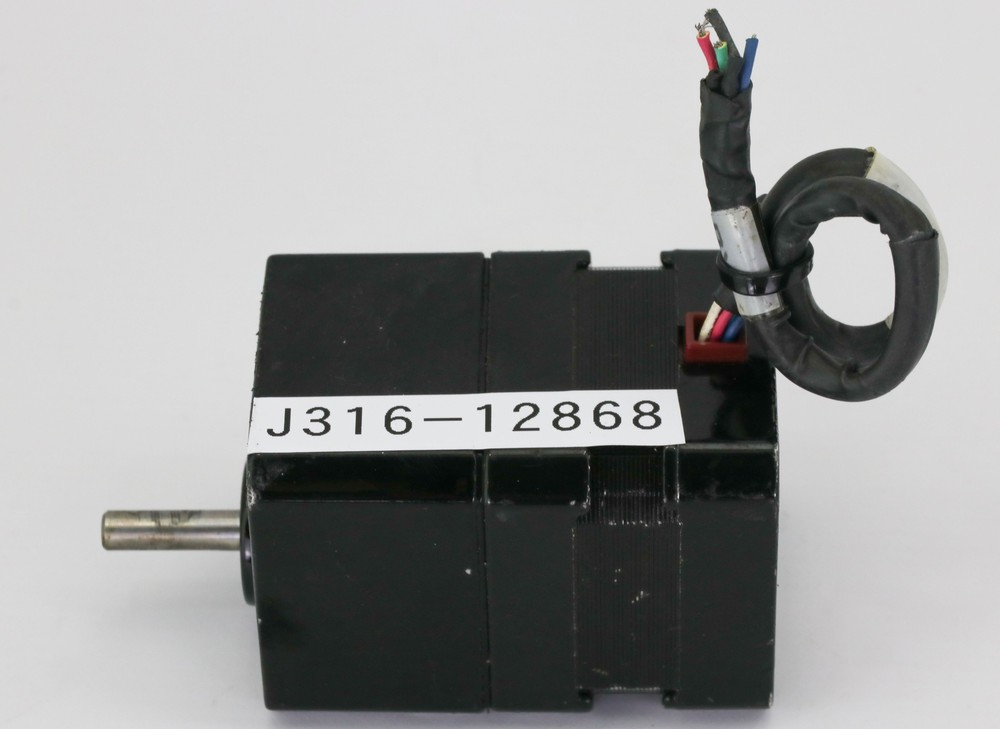 12868 VEXTA 2-PHASE STEPPING MOTOR, 0.1°/STEP, 4VDC, 0.6A PX243G01-01A