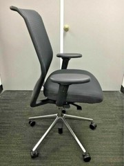 VITRA ID DARK BLUE MESH TASK CHAIR