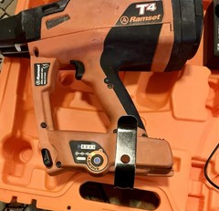 RAMSET T4 NAIL GUN KIT, GAS TOOL, CORDLESS, 2 BATTERIES, CASE AND CHARGER
