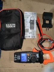 Klein Tools CL800 AC/DC True RMS Auto-Ranging Digital Clamp Meter