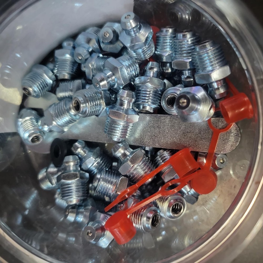 100PCS 1/4″-28 Grease Zerk Fittings Kit, Straight SAE with Caps & Wrench 8mm