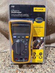 NEW! Fluke 600V True-RMS Field Technicians Digital Multimeter – FLUKE-115-LW