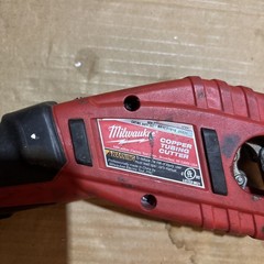 Milwaukee M12 2471-20 Cordless Copper Tubing Cutter works Read Desc