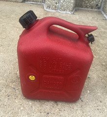 Wedco 2 1/2 Gallon Red Plastic Vented Gas Can Pre Ban wCap Pre Ban NICE! LOOK!