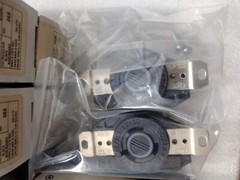 LEVITON 2-P, 3-W SINGLE LOCK RECEPTACLE 2330 20A-277V AC/VCA L7-20 (7 new + 2)