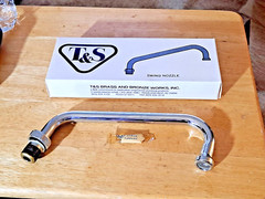 T&S 60X 8″ Swing Nozzle, 2 1/4″ Rise, 8″ Long New In Box FREE SHIPPING
