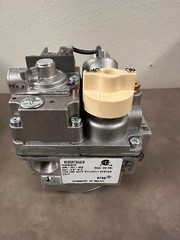 Robertshaw 700-504 Minivolt Combinion Gas Valve 7000BMVR