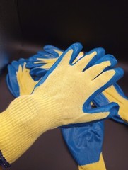 Cut Resistant – Made with Kevlar Work Gloves – 6 PAIRS – SIZE XL