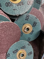200 DISC LOT 3M Roloc Abrasive Sanding Die Grinder Discs 2″ 100 Grit w/ mandrel