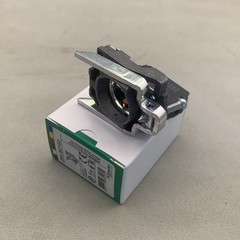 US New Schneider ZB4BZ102 Mounting Base & 1NC Contact Block ZBE-102