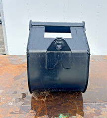 NEW 24″ TAG QUICK ATTACH BUCKET: FITS BACKHOE & EXCAVATORS W/ 1/4 YARD QA