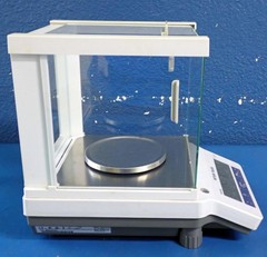 METTLER TOLEDO ME103E Precision Balance w/ AC Adapter