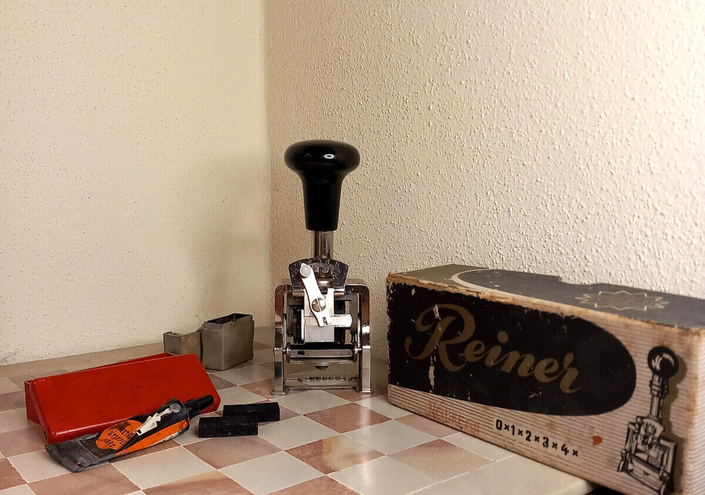 Vintage Reiner B2 Numbering Machine– 4.5mm, Made in Germany, Box and Accessories