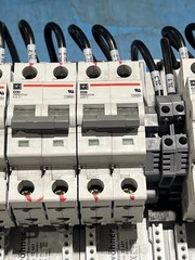 Lot of 28: 30 Amp Circuit Breakers on .79″ Bus Bar + Wöhner EQUES Easy Connector