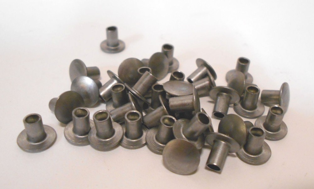 Lot of 200 STEEL SEMI TUBULAR ROUND HEAD RIVETS 3.6 mm / .14″ X 6.80 mm / .267″