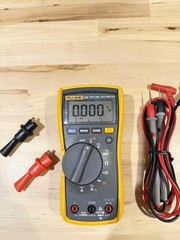 FLUKE 115 TRMS MULTIMETER W/ LEADS & CLIPS – SHIPS FAST