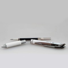 Pentel EnerGel Pearl Gel Pen, Needle Tip, (0.7mm), Pack of 4 with 2 Free Pens!!
