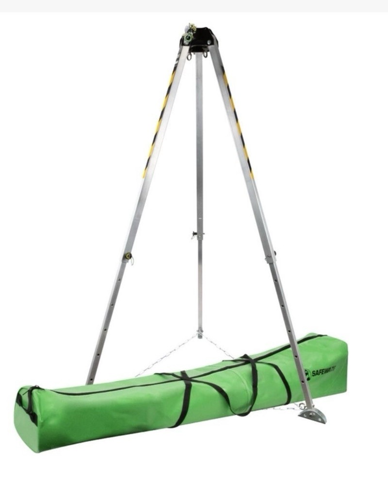 SAFEWAZE 019-11000 Adjustable 7 FT Tripod with Carrying Case Black