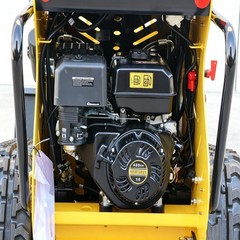 Mini Skid Steer Loader 13.5HP Runtong Engine Compact Stand On Loader Bucket EPA