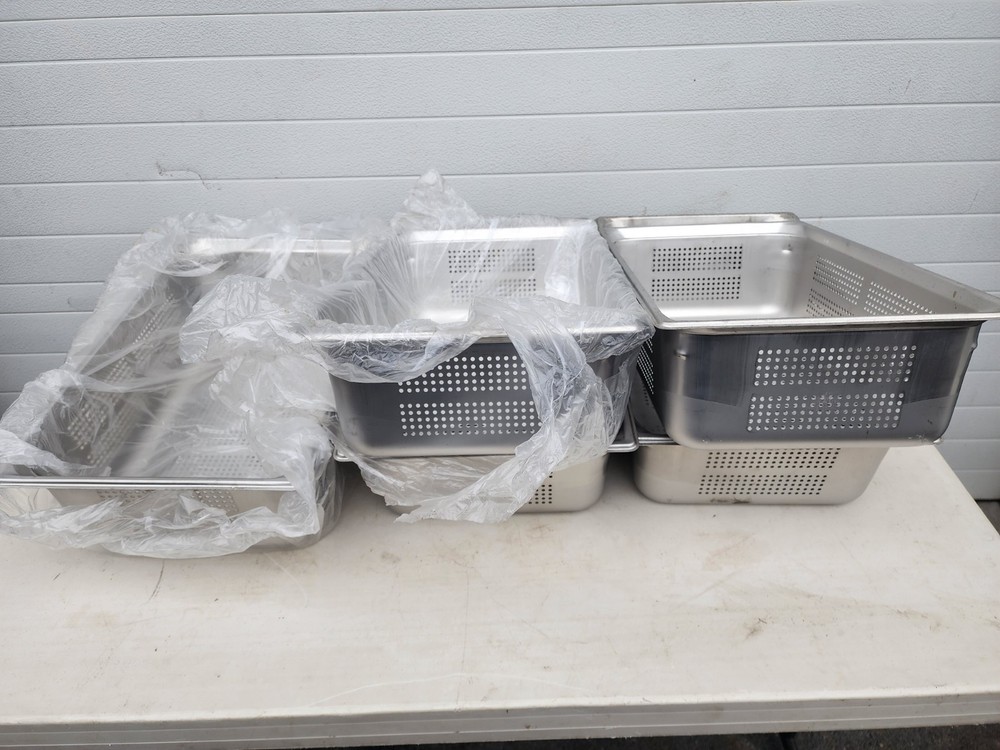 Lot 5 Vollrath 90053 Model-“Super Pan 3″-Full Size x 6” D Perforated Food Pans