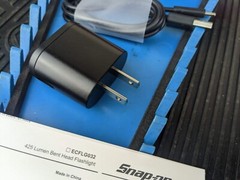 #bf265 NEW Snap On Tools ECFLG032 425 Lumens Rechargeable Light 90 swivel head