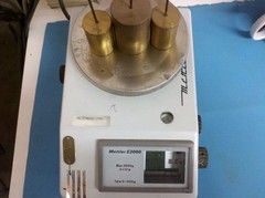 Mettler E2000 2kg Analytical Gram Scale 2000g x 0.1g 110V 15W Benchtop Balance