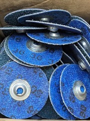 TRU-MAXX Quick-Change Disc: TS, 2″ Dia, 36 Grit Qty 100 93141836
