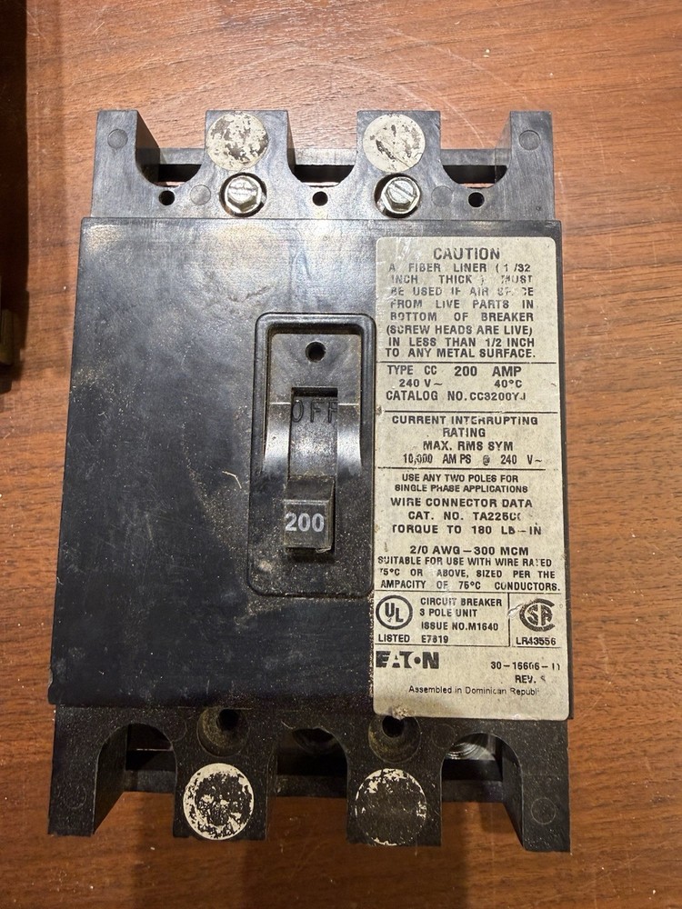 Eaton CC3200YJ 200A 3-Pole 250V Thermal Overload Protection Circuit Breaker