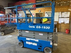 2014 GENIE GS-1930 ELECTRIC SCISSOR LIFT NARROW WIDTH VERTICAL GENIE MANLIFT