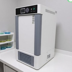 220V 80L Constant Temperature and Humidity Chamber with Internal Humidifying
