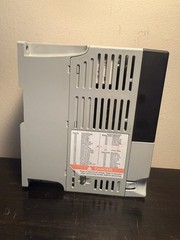 Allen-Bradley PowerFlex 4 AC Drive 380-480V 3Ph .75kW/1HP 2.3A / 22A-D2P3N104 /A