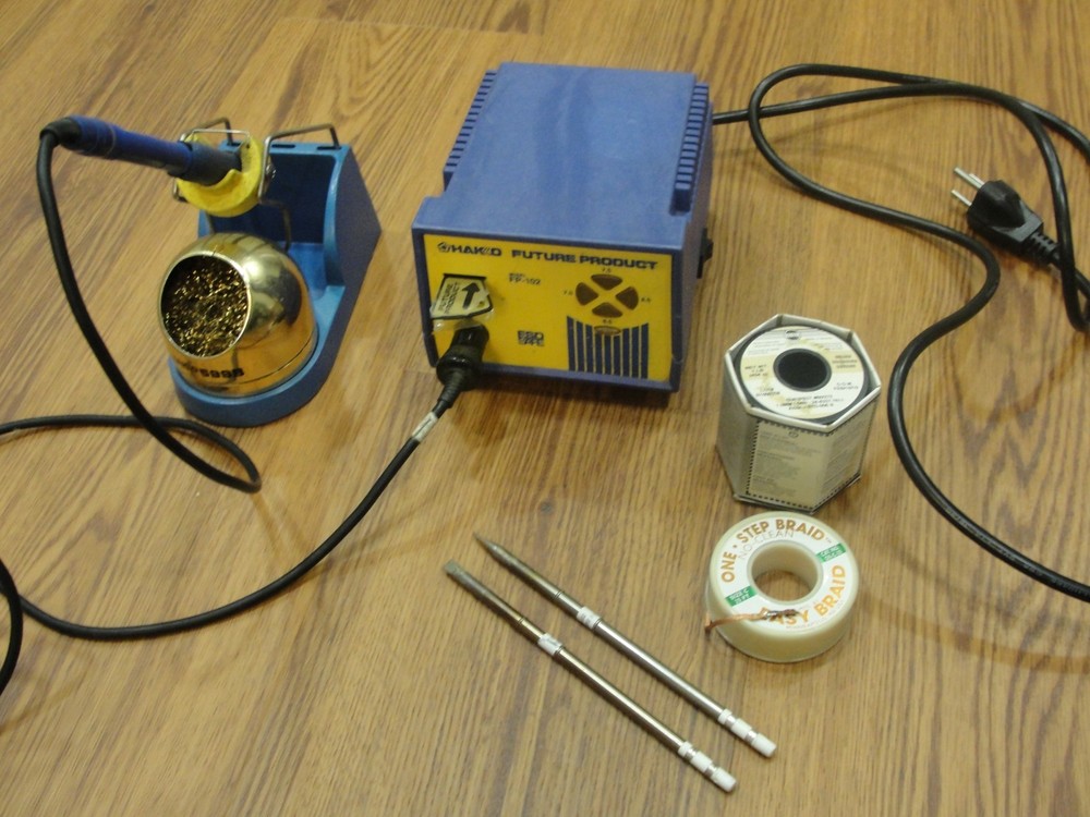 HAKKO FP-102 Soldering Iron Station w/ extra tips and solder spool COMPLETE !