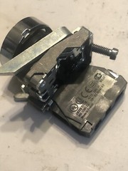 PUSHBUTTON SCHNEIDER TELEMECANIQUE GREEN FLUSH MOUNT ZB4-BH03 ZB4-BZ009 ZBE-101