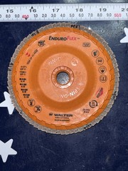 Two Walter 4-1/2” 40 Grit Spin-On Enduro-Flex 06B454 4.5″ X 5/8-11 2 Flap Disc