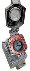 EATON Crouse-Hinds ENR21201 Delayed Action Circuit Breaking Receptacle NEW