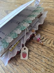 Junk Journal, Silly Goose mindfulness Gratitute 40 Embellished Pages. 4.5×5