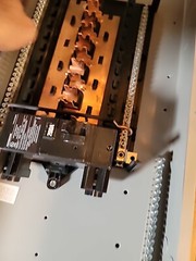 P2040B1200CU Siemens PL Series Load Center, 1P 3W 120/240V 200A 20S/40C