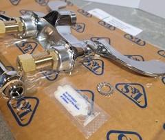 T & S B-0892 Medical Faucet 4″ Deck Mount Swivel Rigid Gooseneck 4″ Wrist Handle