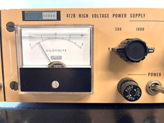 Fluke 412B High Voltage Power Supply 2.1 kVolt / 30 mAmp / 63 W High Voltage DC