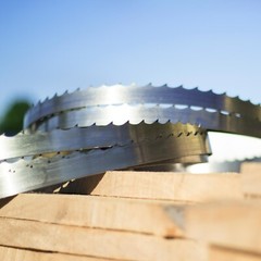NEW Wood-Mizer DoubleHard Sawmill Bandsaw Blades for Portable Sawmills – 5 Pack