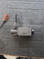 PARKER D1VL8CN 72 DIRECTIONAL VALVE LEVER