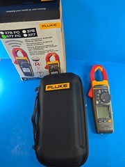 New Fluke 377 FC Non-Contact Voltage Clamp Meter