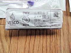 6) Vesco Medical ENFIT Flat Top Syringes, 20ML + 4 FEEDING TUBES AS PICTURE